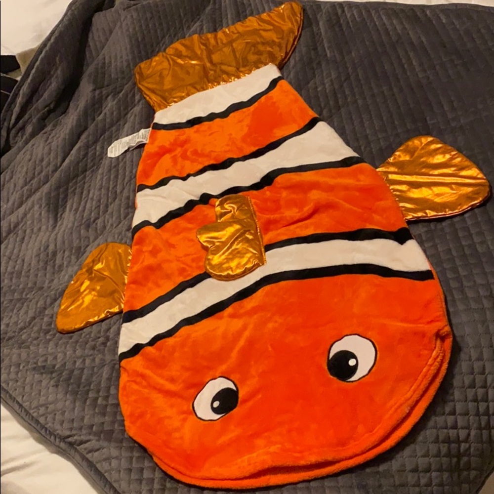 NWOT Fish Tail Blanket